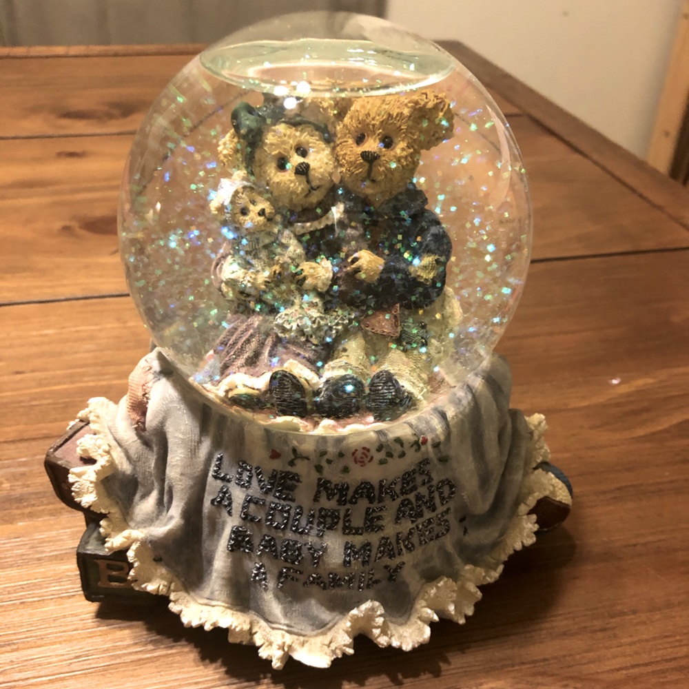 Boyd’s Bears Family Snow Globe